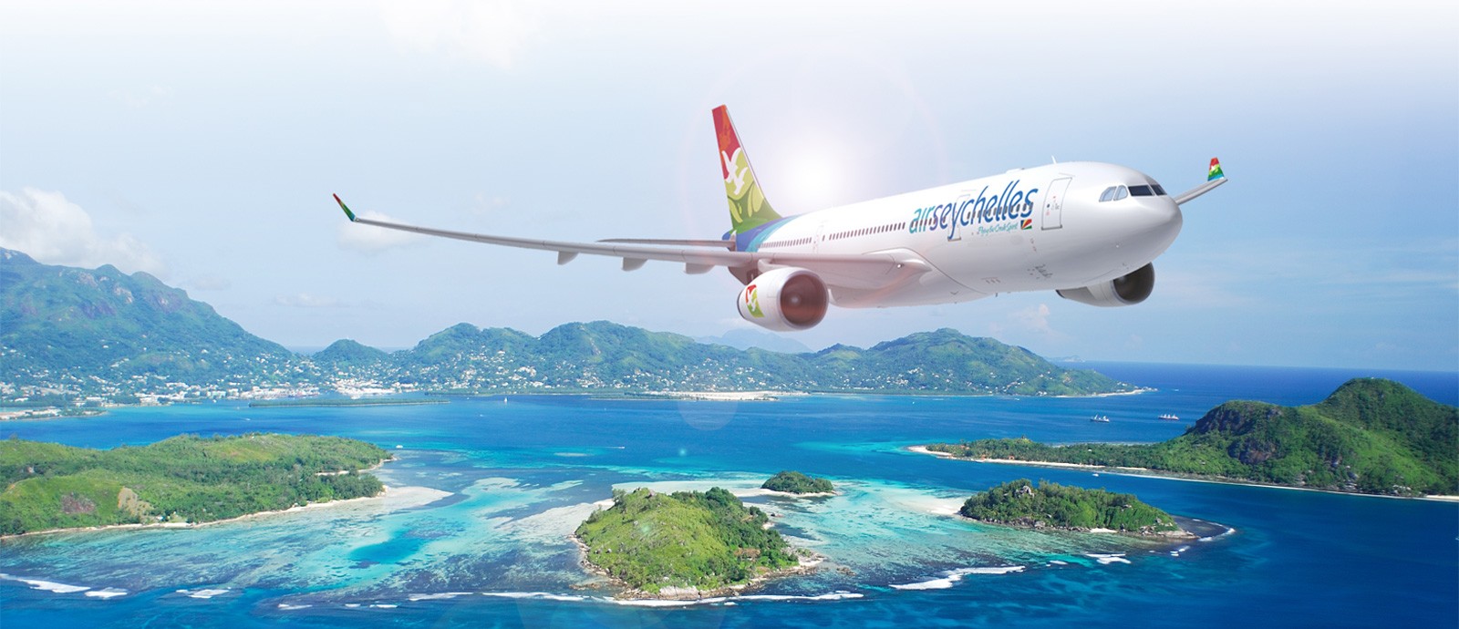 Лететь до малайзия. Сейшелы с самолета. Полет на Сейшелы. Сейшельские острова перелет. Мальдивы с самолета.